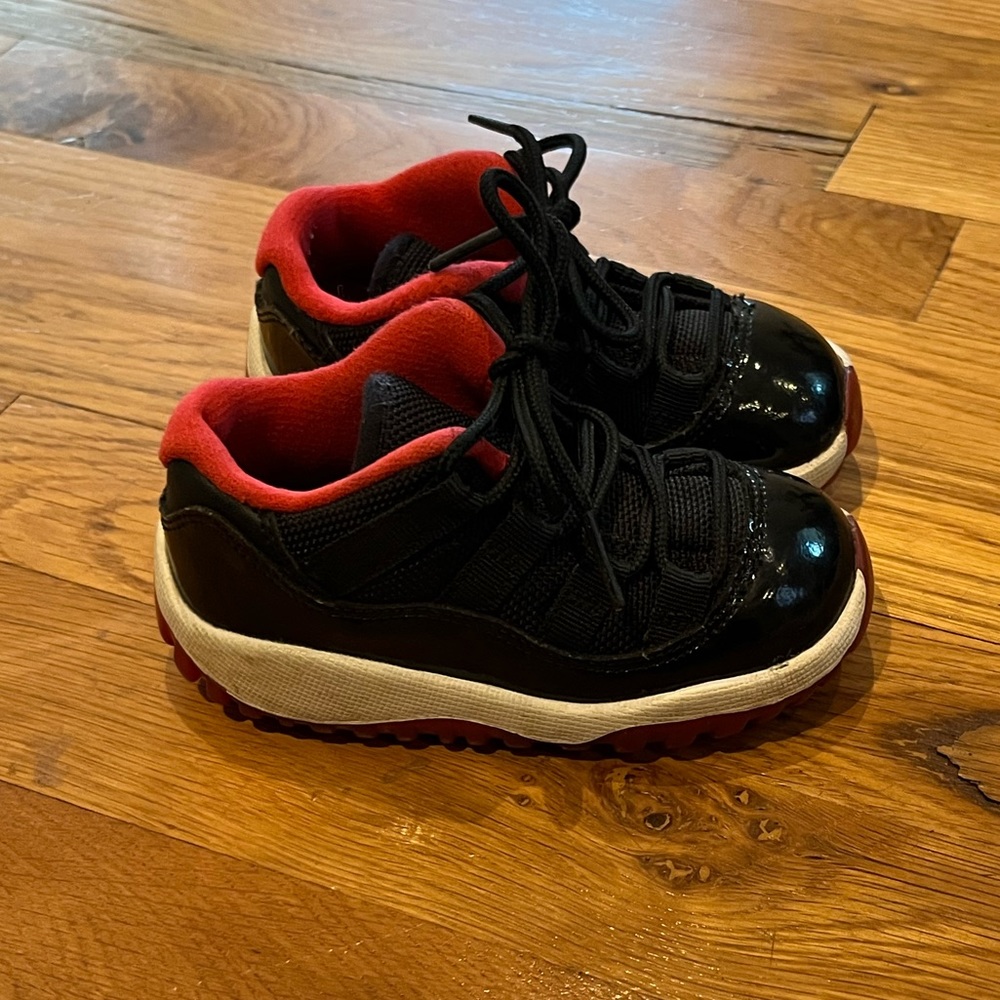 EUC Jordan 11’s Size: 6C